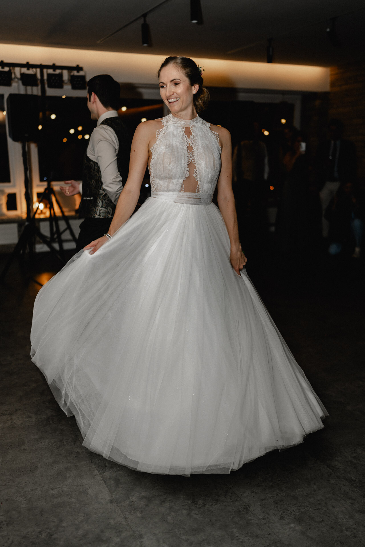 Braut bei Hochzeitstanz auf Hochzeit Burg Hohenneuffen