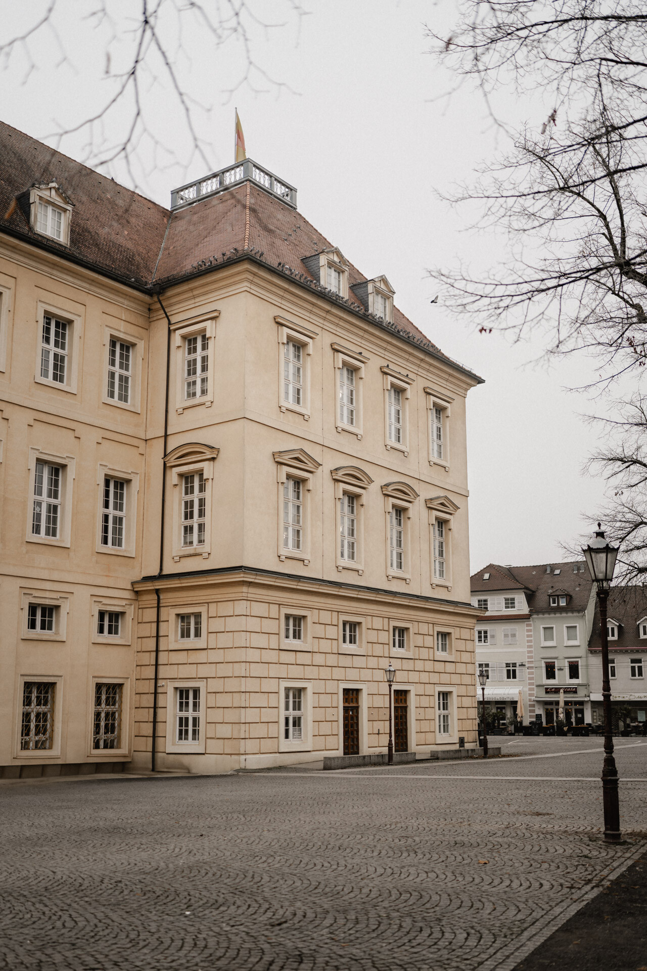 Standesamt Durlach von außen im Winter